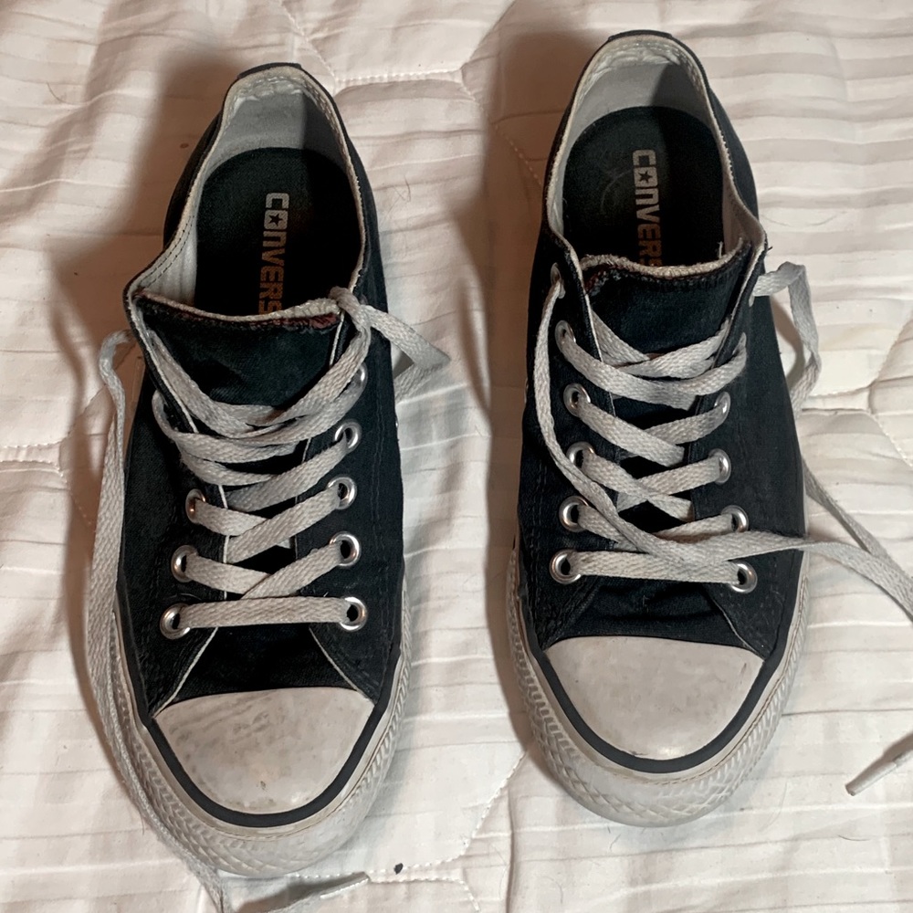 Women’s Black Converse Sz 7